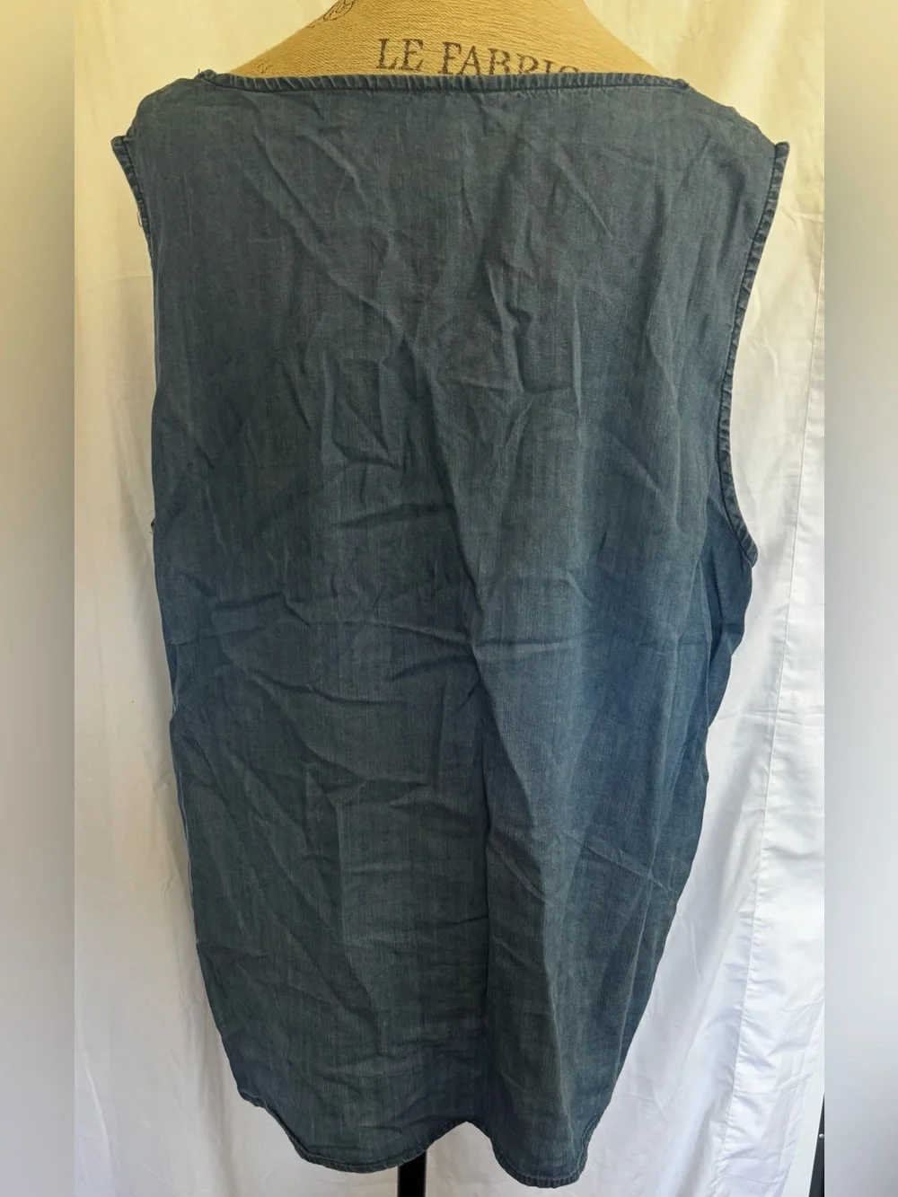 Time and Tru Women’s V Neck Sleeveless Blouse in Light Blue Denim Sz XXL/20